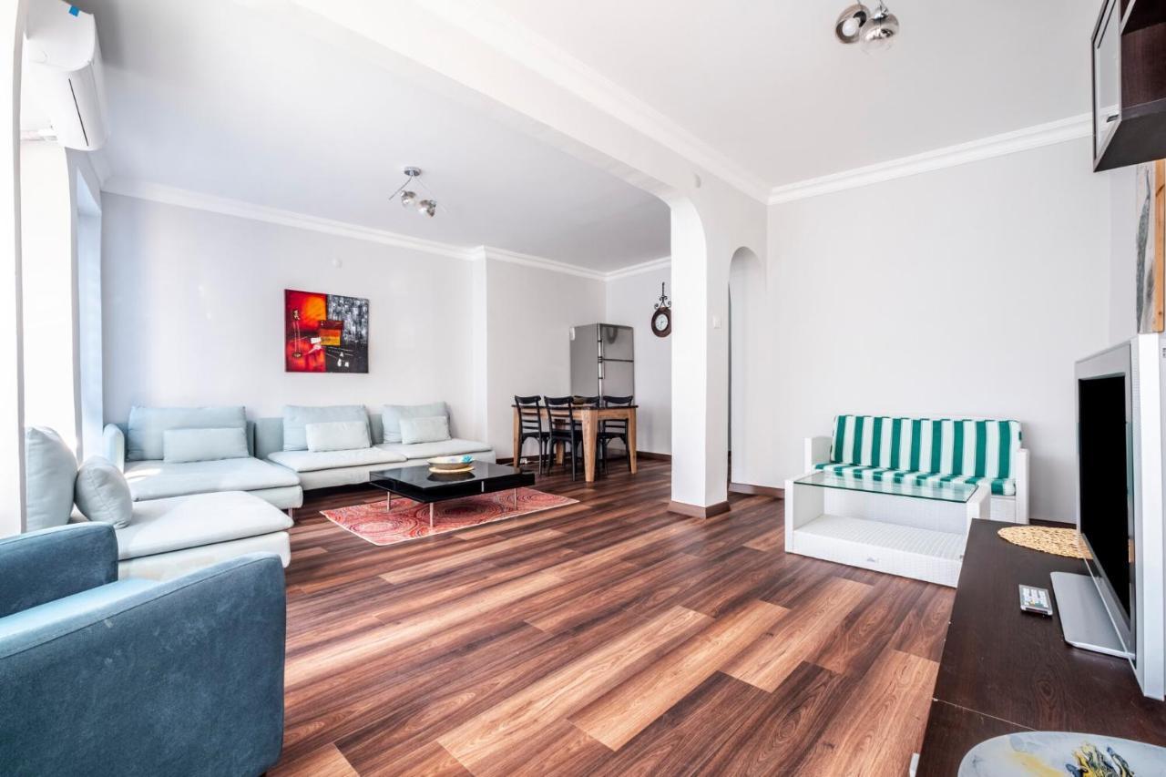 Sleek Flat 50 M To Bull Statue In Kadikoy Apartment Истанбул Екстериор снимка