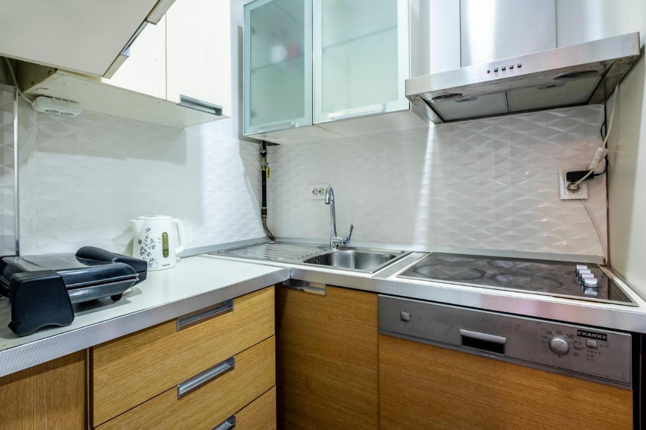 Sleek Flat 50 M To Bull Statue In Kadikoy Apartment Истанбул Екстериор снимка