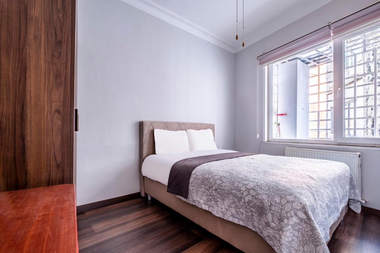 Sleek Flat 50 M To Bull Statue In Kadikoy Apartment Истанбул Екстериор снимка