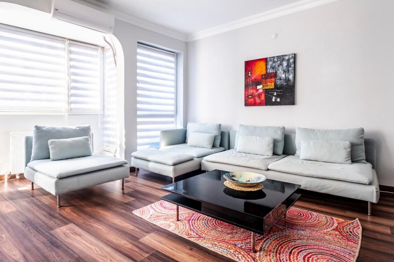 Sleek Flat 50 M To Bull Statue In Kadikoy Apartment Истанбул Екстериор снимка